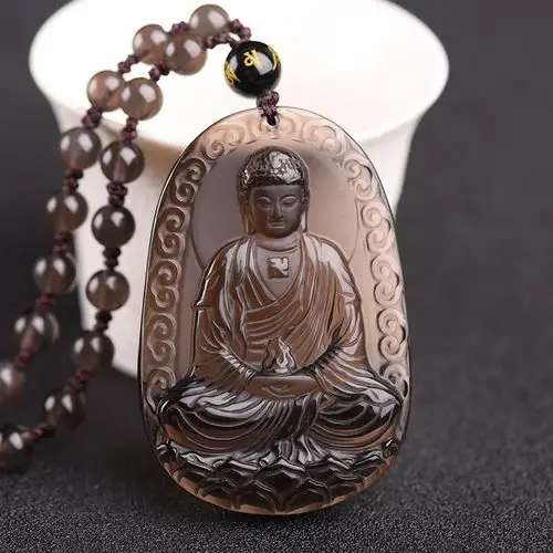 属羊的大日如来佛啥样(属羊人佩戴大日如来的吉祥颜色是)