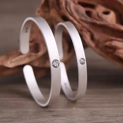 巨蟹今日生日图片女性配对是否真的能带来幸福与和谐关系让人怀疑的命理思考