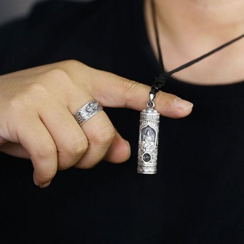 本命佛可以用盐水