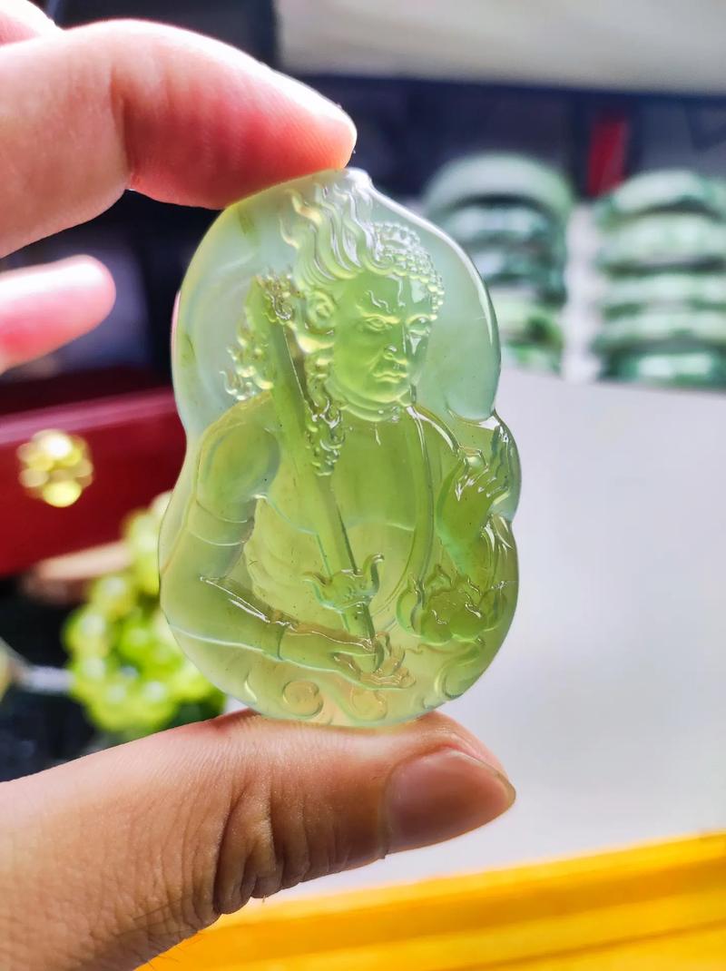 一个人能戴2个本命佛么 一个人能戴2个本命佛么