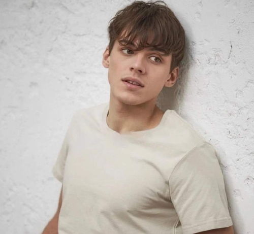 属虎今年有桃花没 属虎今年有桃花没