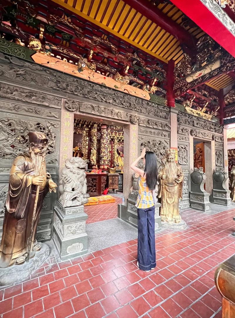 黑蛇争斗梦境解析_梦见多条黑蛇现象探微