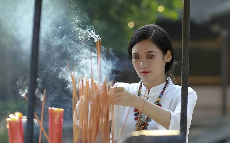 鸡年出生的人八字算命最实用如何避免命运中的波折与不顺 鸡年出生的人八字算命最实用如何避免命运中的波折与不顺