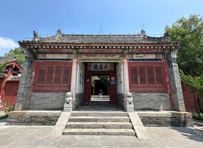 属龙男和什么生肖婚配 属龙的和什么属相最配