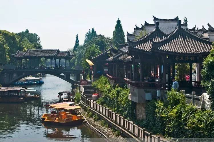 最准的八字排盘免费算命(免费查生辰八字查询,怎么查自己的生辰八字)