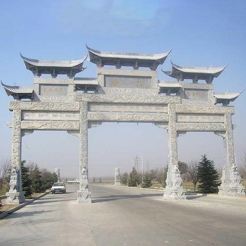 眼珠鼓凸的女人面相