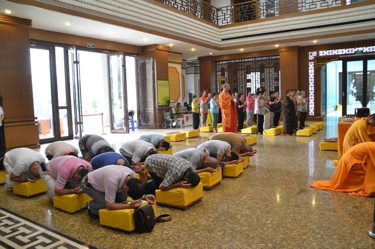 梦中有狼攻击亲人,大狼狗咬家人情景解析 梦中有狼攻击亲人,大狼狗咬家人情景解析