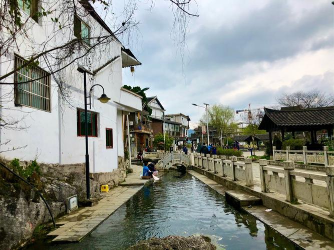 中国说唱巅峰对决冠军早安加盟种梦音乐联盟_签约精彩回顾 中国说唱巅峰对决冠军早安加盟种梦音乐联盟_签约精彩回顾