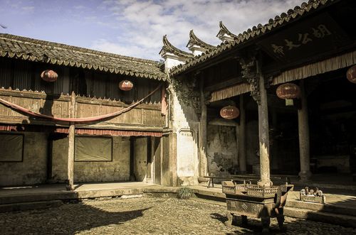 李子雄怒斥无人机黑飞至8000米 拿飞机上的人开玩笑 李子雄怒斥无人机黑飞至8000米 拿飞机上的人开玩笑