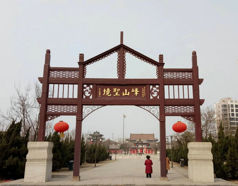 宣萱和佘诗曼是一个人吗