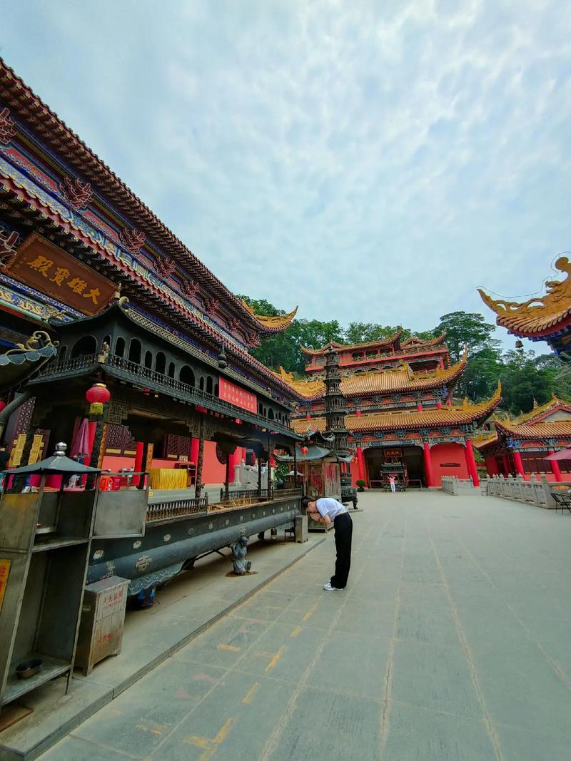 车里挂佛祖好不好(车上挂佛像好吗) 车里挂佛祖好不好(车上挂佛像好吗)