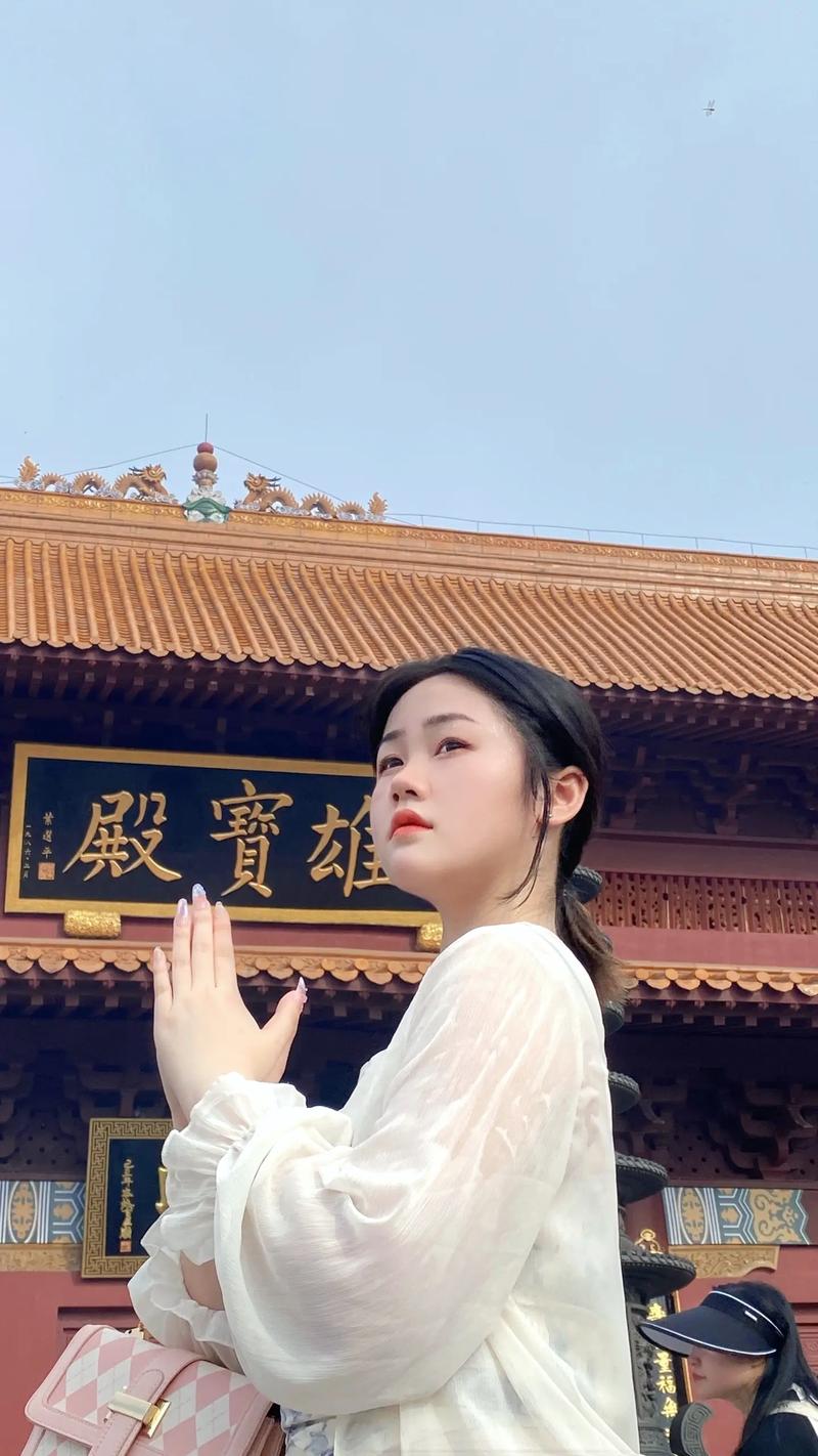 昵称女生简短好听2字