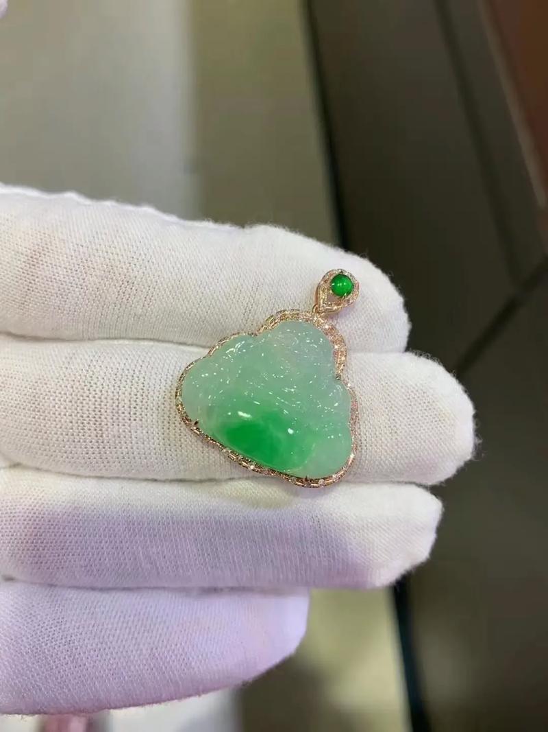 因为老公煮的一碗面，我发现了他身上的香水味