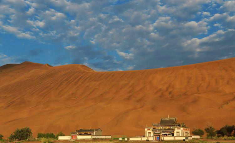 2025年阴历4月哪天适合结婚 2025年4月份结婚黄道吉日