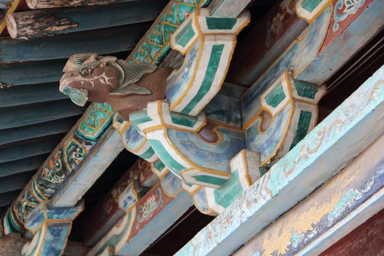 吕一芃同名同姓何以承担世间重任双肩(吕一芃同名同姓为何难承社会责任感重担)