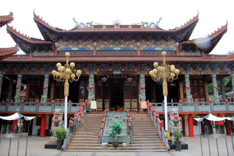 左右手的手相不一样