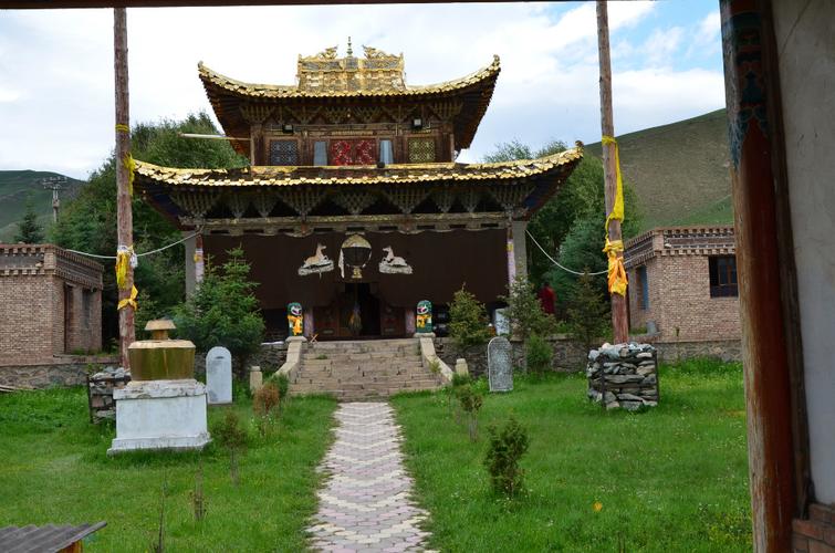 卧室财位适合摆放什么,卧室财位放什么好